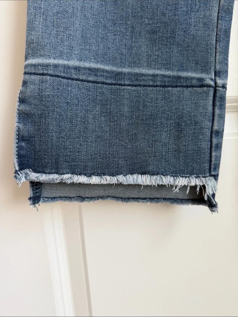 MAC & ME Straight-Leg Distressed Cuff Cropped Jeans